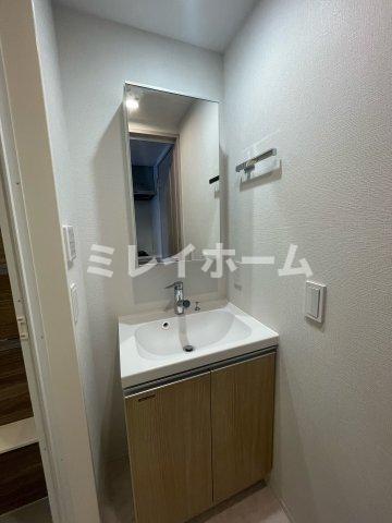 洗面設備　同建物内別のお部屋の参考写真になります。