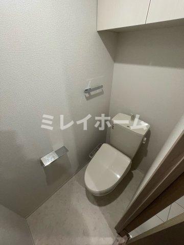 トイレ　同建物内別のお部屋の参考写真になります。