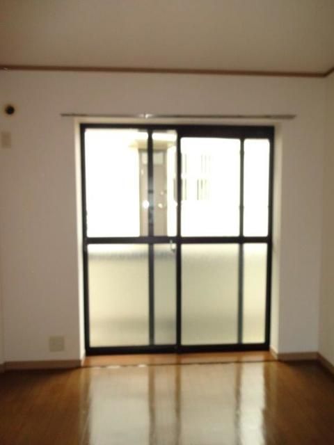 その他部屋・スペース　窓から暖かな日差しが入ります♪