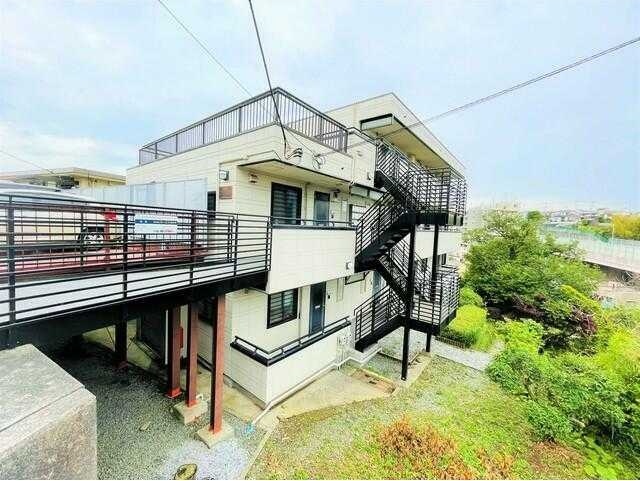 建物外観　周辺は閑静な住宅街ですので落ち着いた住環境です！