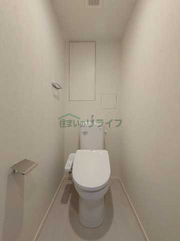 トイレ　リライフ浅草店。反転タイプのお写真です。