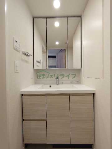 洗面設備　リライフ浅草店。反転タイプのお写真です。