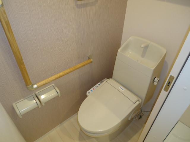 トイレ　シャワー付トイレ
