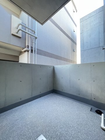バルコニー　開放的で明るい空間を演出してくれるバルコニーです