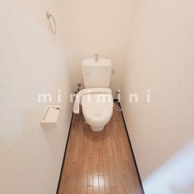 トイレ　※写真は別号室のものですので現状優先とさせていただきます