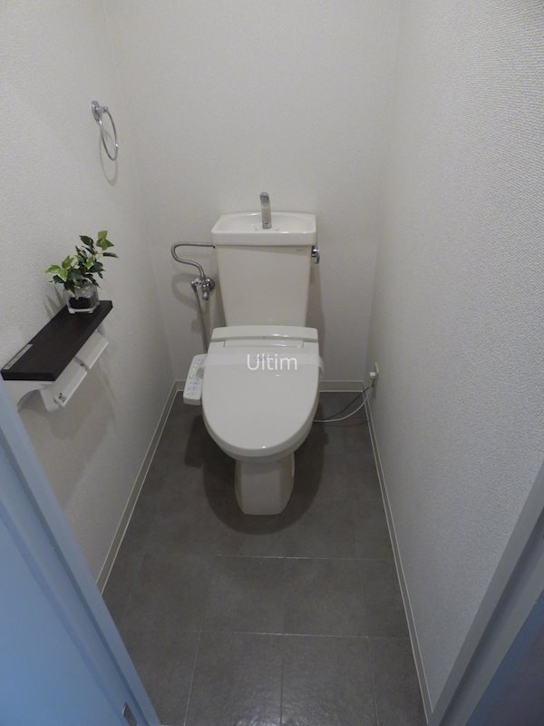 トイレ　別部屋のお写真です。ご参考までに！