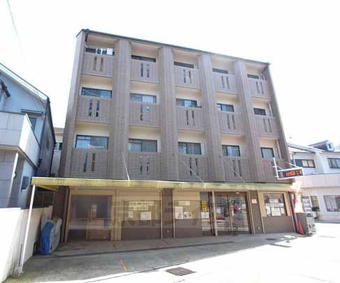 建物外観　敷金、礼金ナシです。