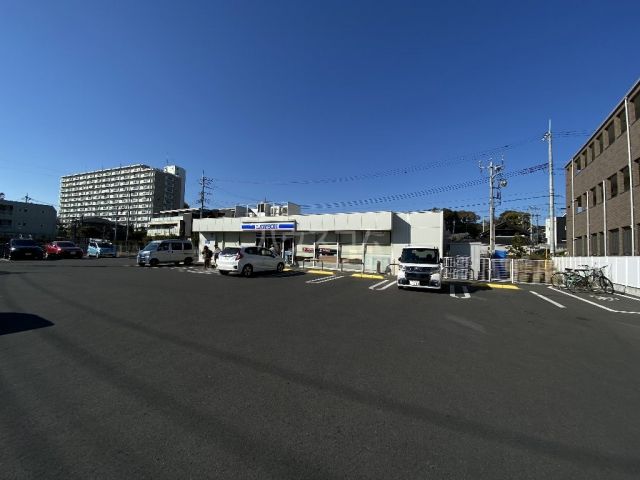コンビニ　ローソン 流山鰭ケ崎駅前店（コンビニ）まで147m