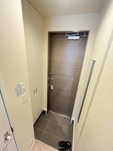 玄関　同施工会社の別物件。参考写真です。