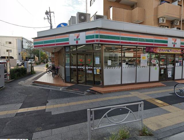 コンビニ　セブンイレブン足立梅島1丁目店（コンビニ）まで157m