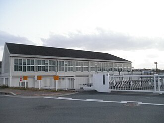 中学校　三木東中学校（中学校）まで1462m