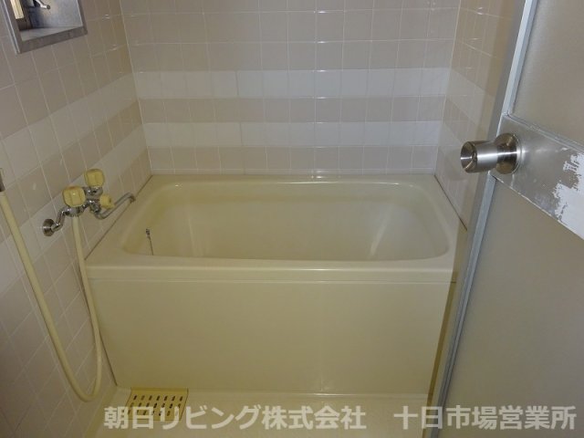 バス・シャワールーム　同間取り別のお部屋　追い焚き機能付バス