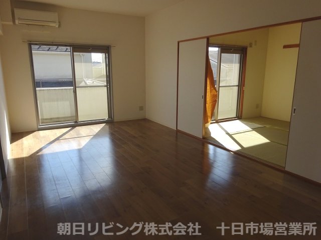 居室・リビング　同間取り別のお部屋　約12帖のLDK