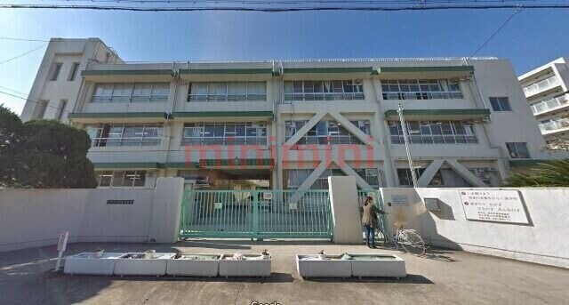 小学校　茨木市立中条小学校（小学校）まで627m