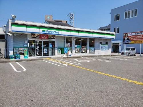 コンビニ　ファミリーマート 桟橋通四丁目店（コンビニ）まで195m