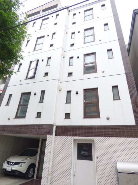 建物外観　エレベータ有で楽々です！