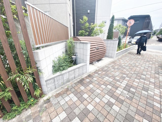 エントランス　清潔なエントランスです