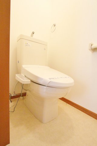 トイレ　参考写真（同物件別部屋）