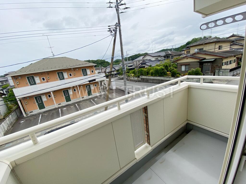 バルコニー　※同型タイプの参考写真