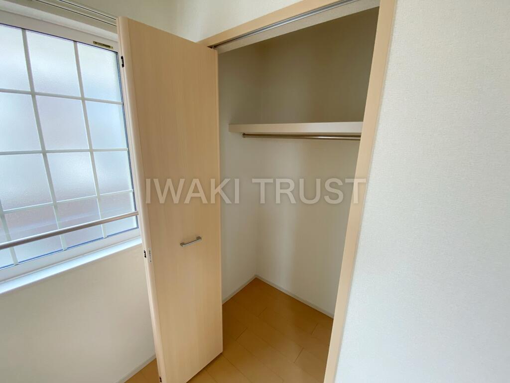 収納　※同型タイプの参考写真