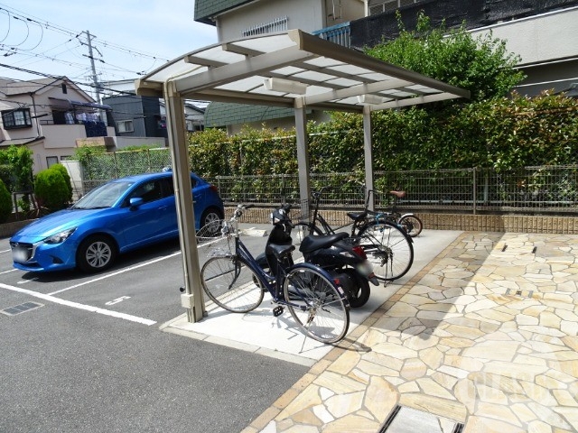 その他共有部分　屋根付き駐輪場