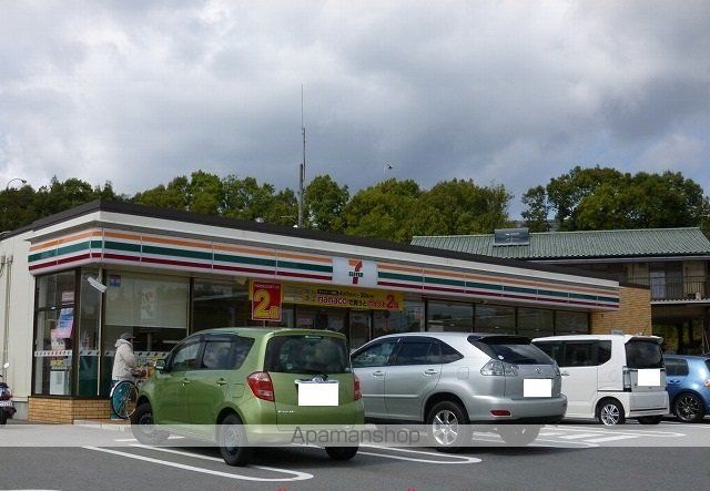 コンビニ　セブンイレブン（コンビニ）まで400m