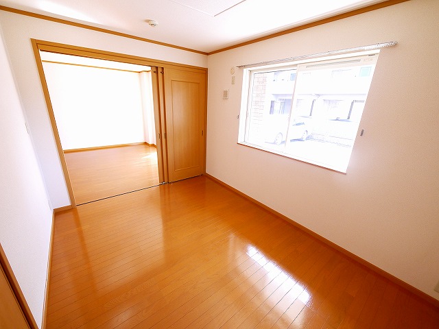 その他部屋・スペース　落ち着いて過ごせるお部屋なので、寝室にいかがでしょうか