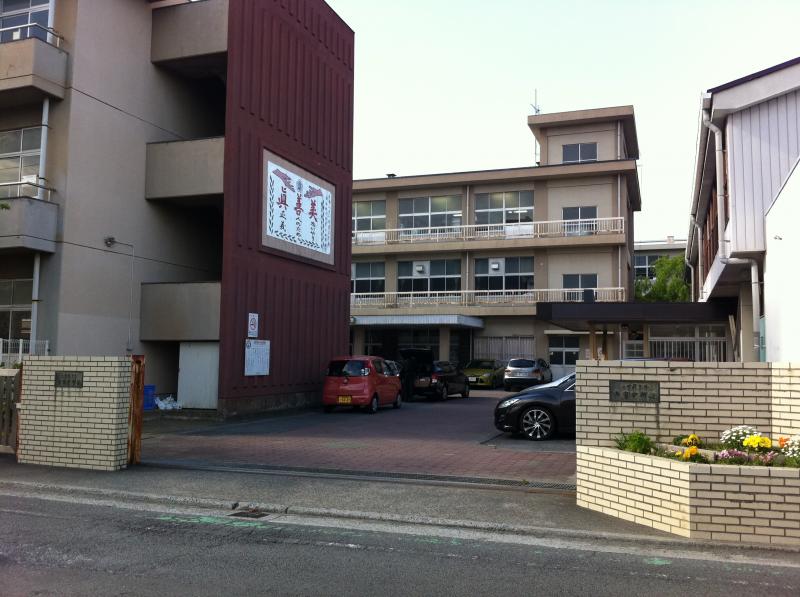 中学校　小田原市立鴨宮中学校（中学校）まで1436m