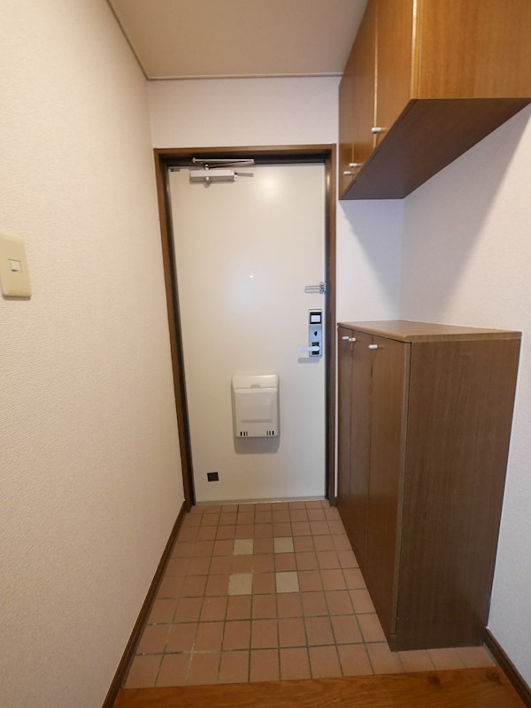 玄関　別部屋写真