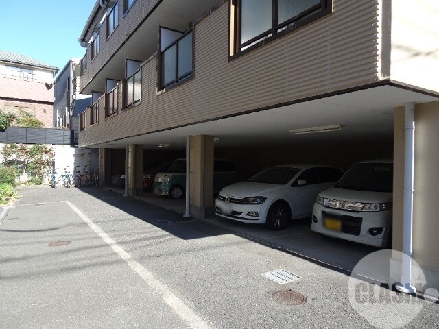 駐車場　敷地内駐車場
