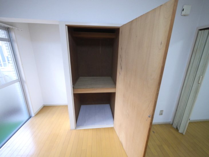 収納　画像は別号室の為、現状優先になります。
