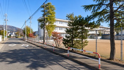 中学校　長野市立東部中学校（中学校）まで341m