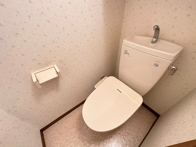 トイレ　※別号室のお写真です