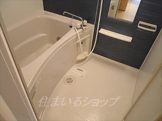 バス・シャワールーム　追い焚き・浴室暖房乾燥機あり