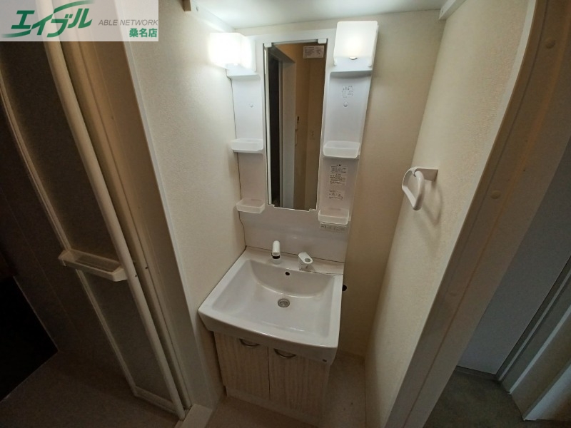 洗面設備　同型参考写真