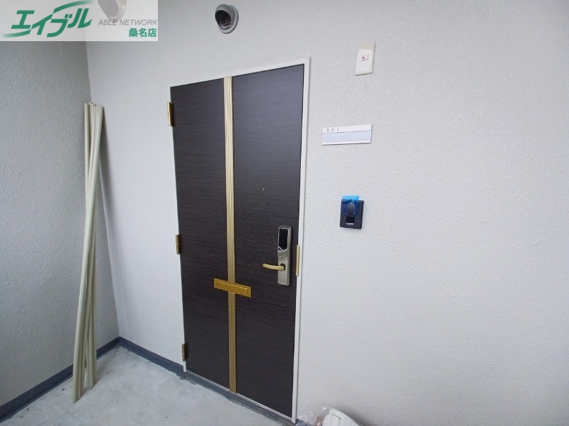 セキュリティ　同型参考写真