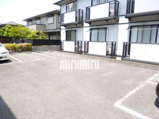 駐車場　敷地内に駐車場がございます