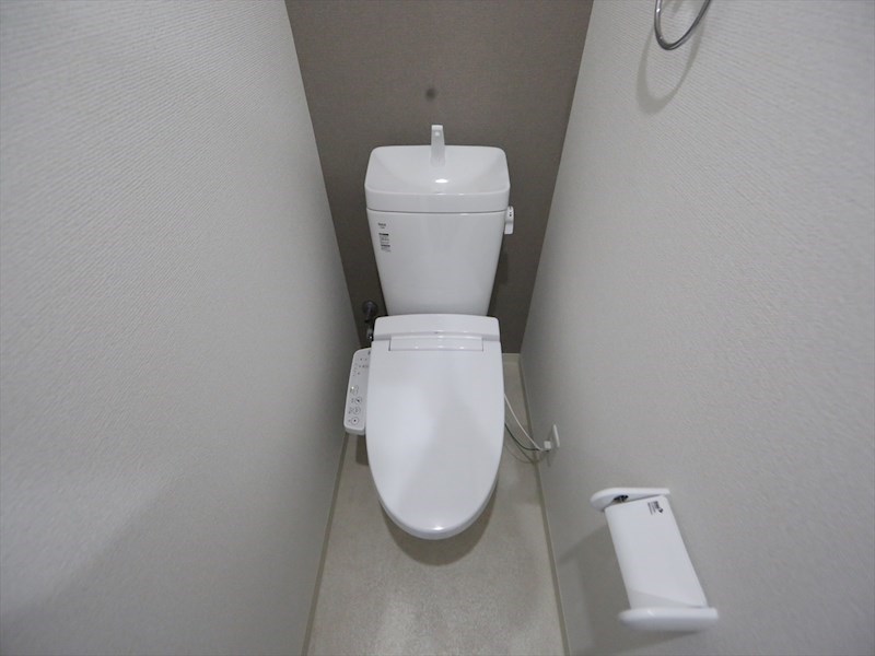 トイレ　温水洗浄暖房便座付トイレ