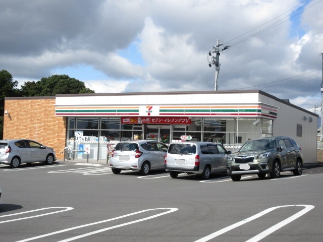 コンビニ　セブンイレブン郡山池向店（コンビニ）まで320m