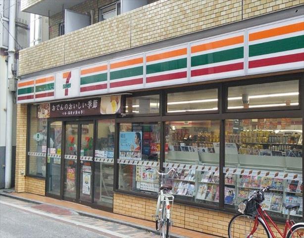 コンビニ　セブンイレブン（コンビニ）まで767m