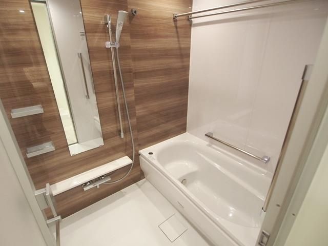 バス・シャワールーム　写真は同タイプ住居の参考写真です。