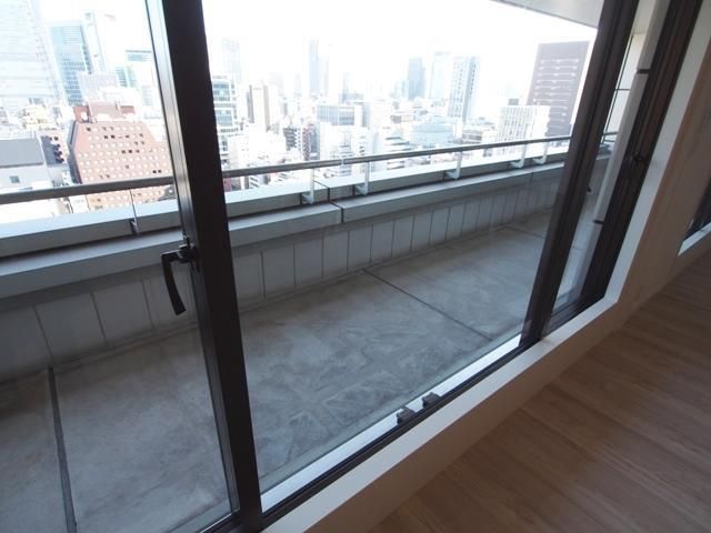 バルコニー　写真は同タイプ住居の参考写真です。