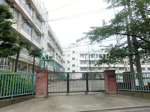 中学校　葛飾区立双葉中学校（中学校）まで698m