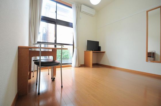 居室・リビング　※別部屋の写真です