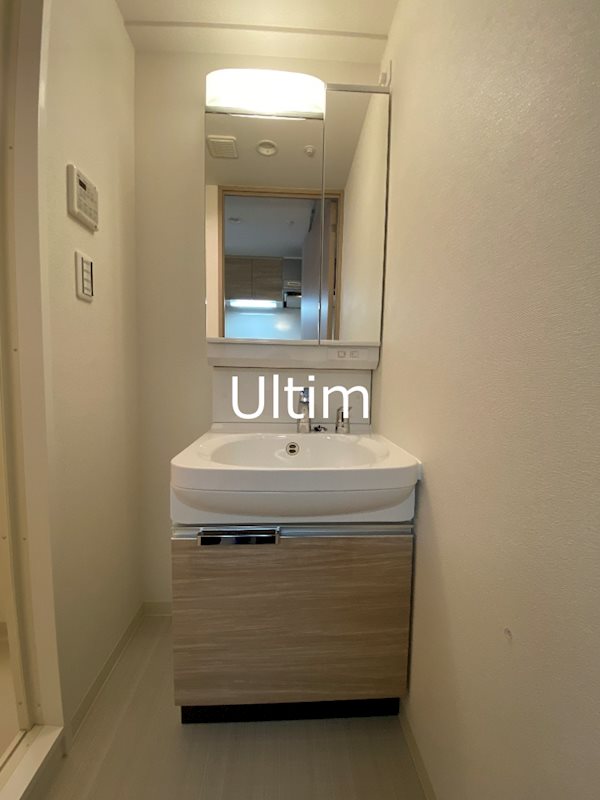 洗面設備　違うお部屋の写真です。ご参考までに