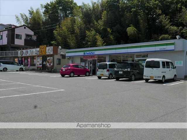 コンビニ　ファミリーマート（コンビニ）まで502m