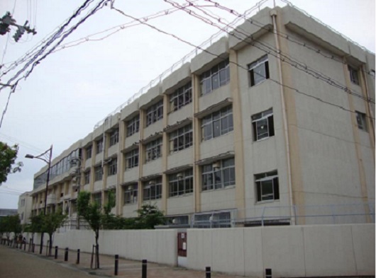 中学校　神戸市立駒ケ林中学校（中学校）まで1204m