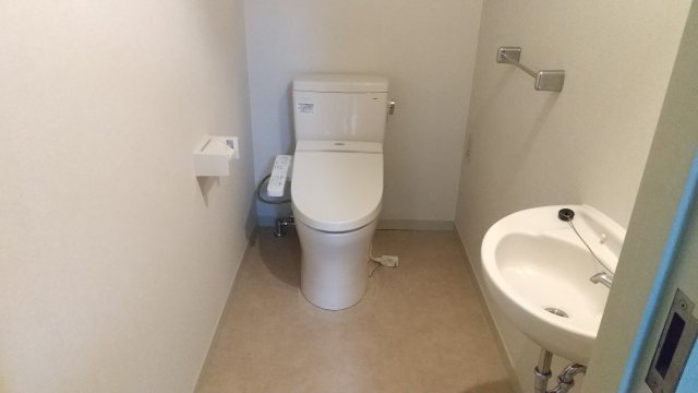 トイレ　別部屋参考写真