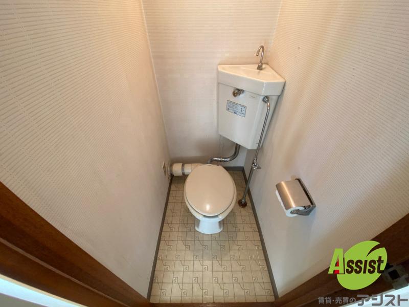 トイレ　こちらはトイレです。清潔感があり、安心して使用できます。