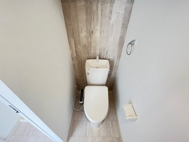 トイレ　※同物件別部屋の写真です